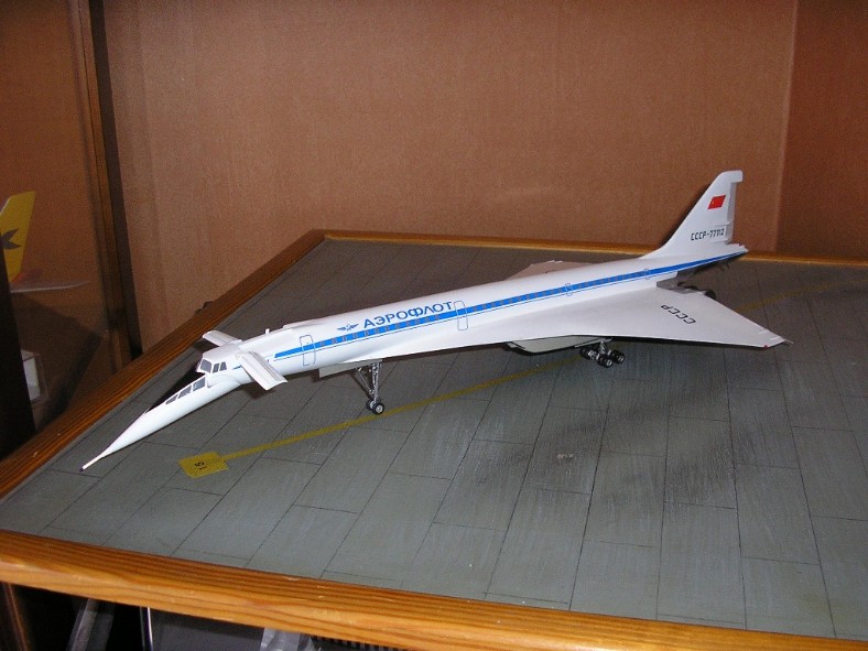 Tu-144